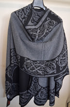 Shawl with Celtic Motif